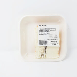 Brie fourré a la truffe  +/- 120 g – Fromage frais égoutté à base de lait cru de vache aromatisé à la truffe. – #N/A
