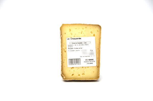 Le Choquenée 1 tranche épaisse +/- 200g ferme Choquenée – Fromage de lait cru de brebis à pâte dure pressée de type « Tomme ». – #N/A