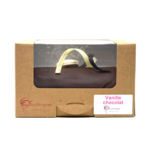 Bûche chocolat-vanille (6 personnes) – Ce classique des fêtes a été revisité par Baudoin. Son angle d'attaque : la qualité des produits et l'équilibre des goûts tout en finesse. – Le Glacetronome